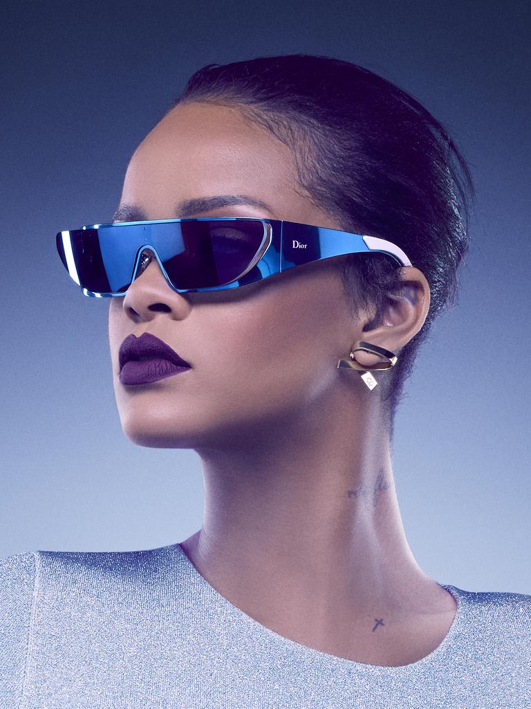 Rihanna-Dior-Sunglasses-2016-7