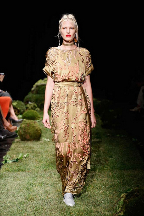 mercedes-benz-fashion-week-istanbul-tuba-ergin-gardirop-11