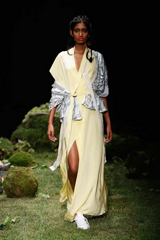 mercedes-benz-fashion-week-istanbul-tuba-ergin-gardirop-2