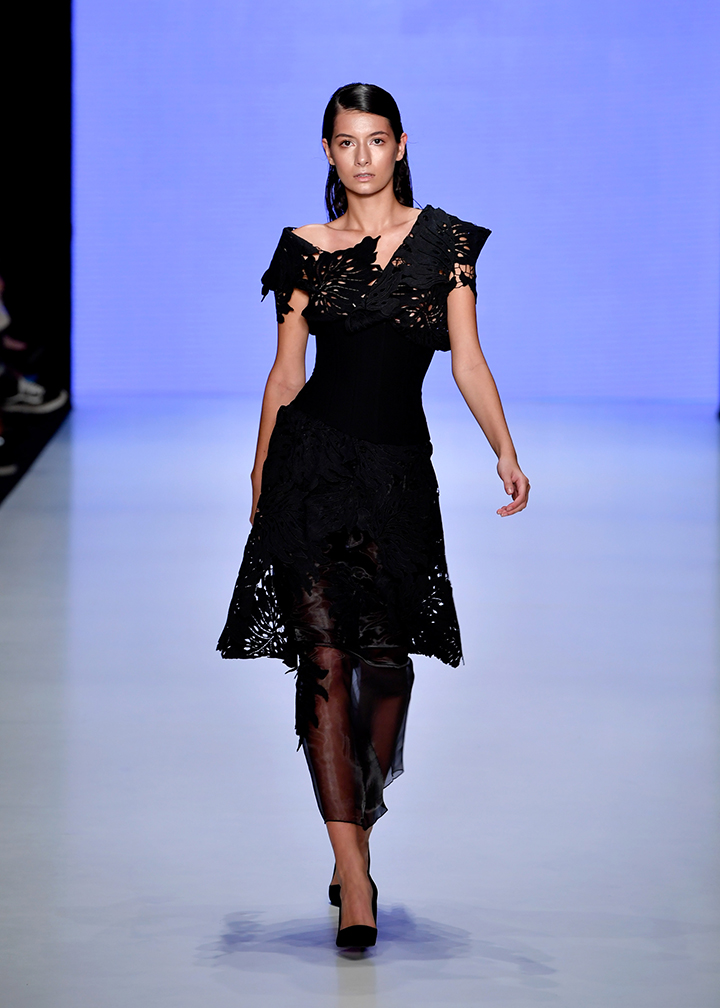 ISTANBUL, TURKEY - SEPTEMBER 15: A model walks the runway at the Cigdem Akin show during Mercedes-Benz Istanbul Fashion Week September 2017 at Zorlu Center on September 15, 2017 in Istanbul, Turkey. (Photo by Alexander Koerner/Getty Images for IMG)