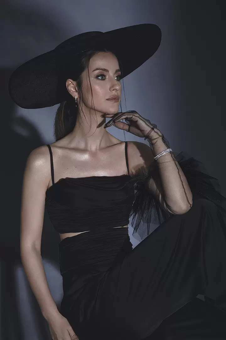 https://www.gardiropmagazin.com/moda/wp-content/uploads/2021/05/Gardirop-Irem-Helcacioglu0258.jpg.webp